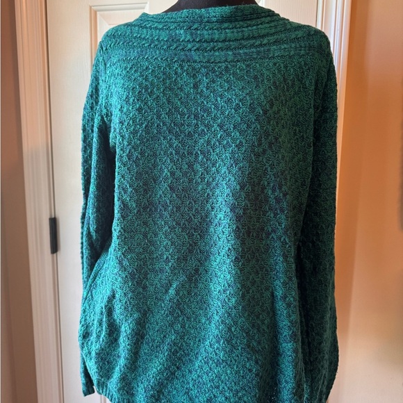 Croft & Barrow Teal Long Sleeve sweater - Picture 2 of 9